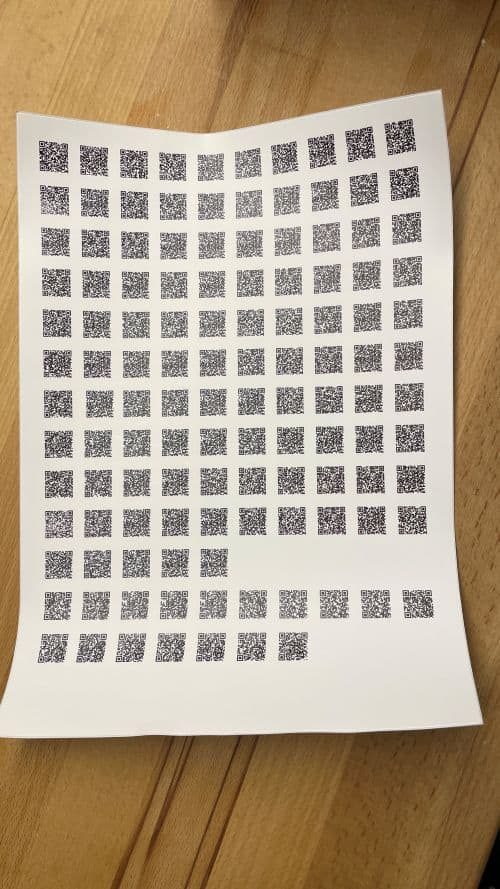 QR Codes zu den Pflanzen auf Etiketten